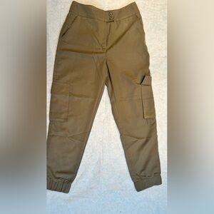 Cute cargo style with sun ankle jogger type olive green size M   28/25/12